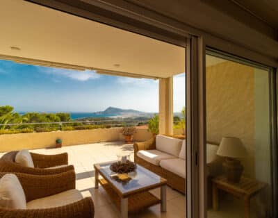 Ref 151) 3 bedrooms and 3 bathrooms plus a incredible view
