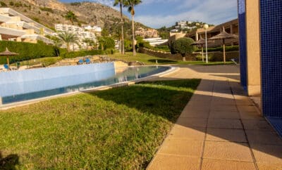 Ref 137) 2 large pools, Altea 3 bedroom/ 2 bathroom apartment