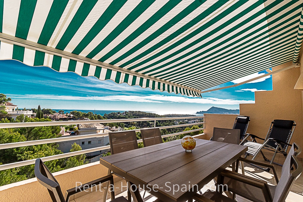 Ref 105) Beautiful semi-detached villa with fantastic views over the sea and golf course.